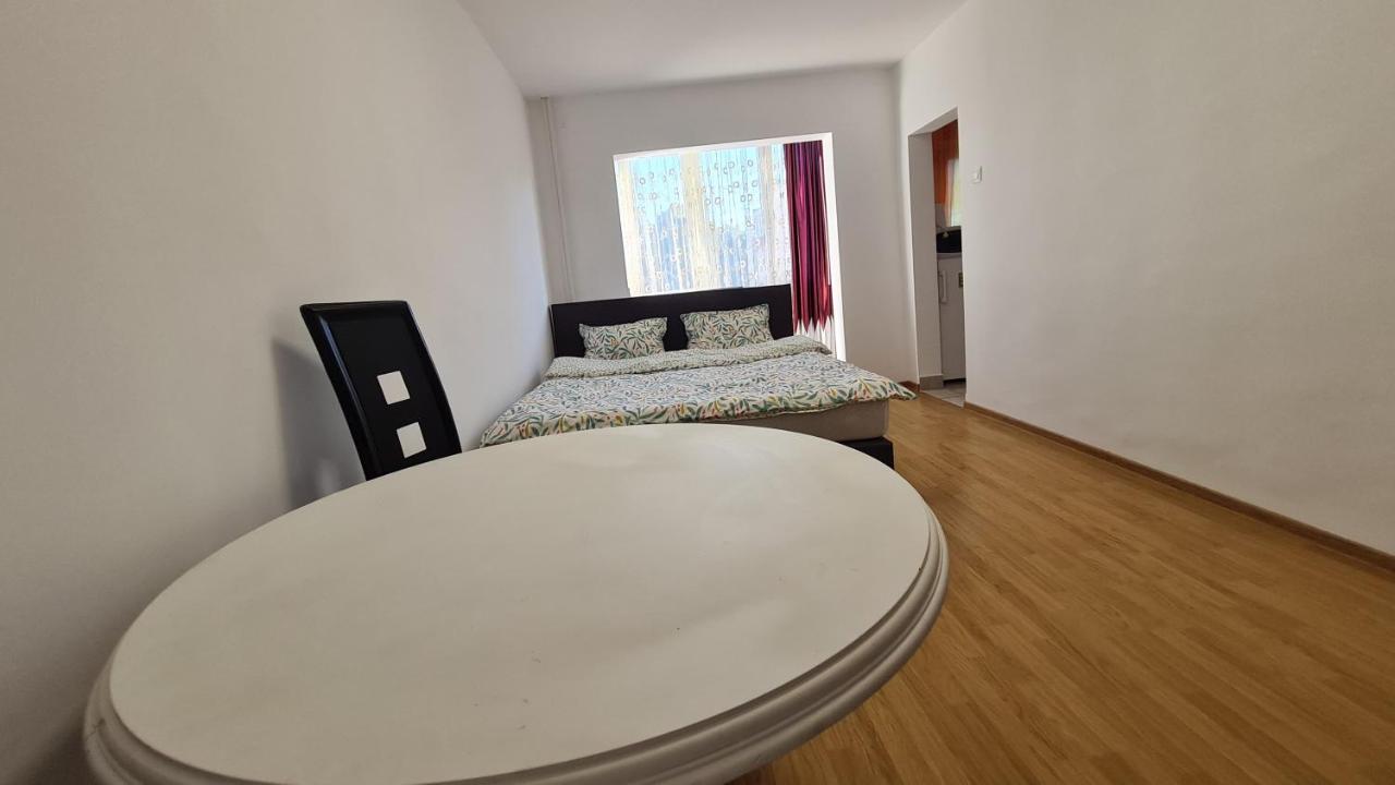 Studio Chic Symphony Parcare Privata Arad Exterior foto